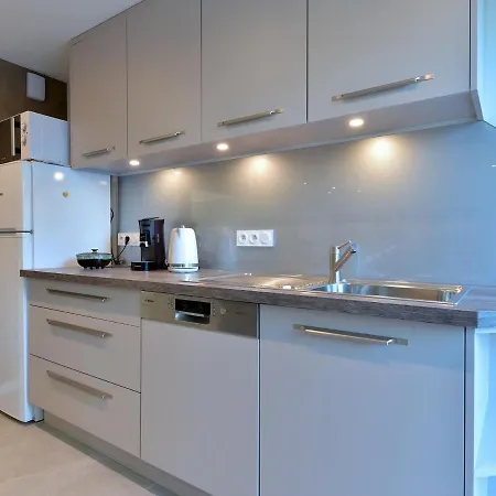 Renove Pour 4 Pers Avec Terrasse A - Fr-1-744-14