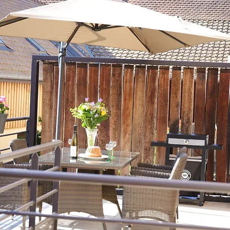Rénové Pour 4 Pers Avec Terrasse à - Fr-1-744-14